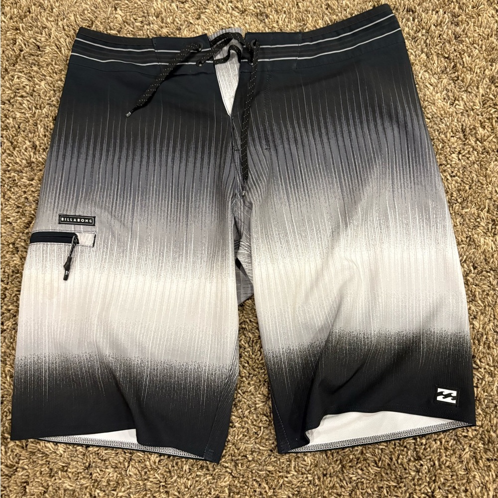 Set of four men’s 28 Board Shorts/swim trunks - Picture 8 of 12